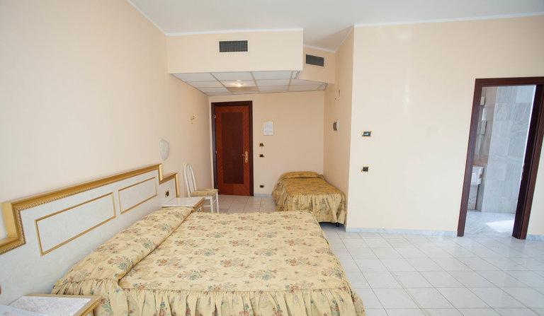 Hotel Alexander Palace Abano Terme Exterior photo